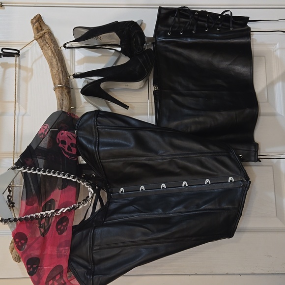 Grebrafan-black corset and skirt,4XL,faux leather,Indie Sleeze - Picture 1 of 15